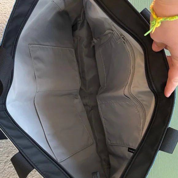 Rareform Blake Zippered Tote Recycled Billboard Blue White - Picture 5 of 6